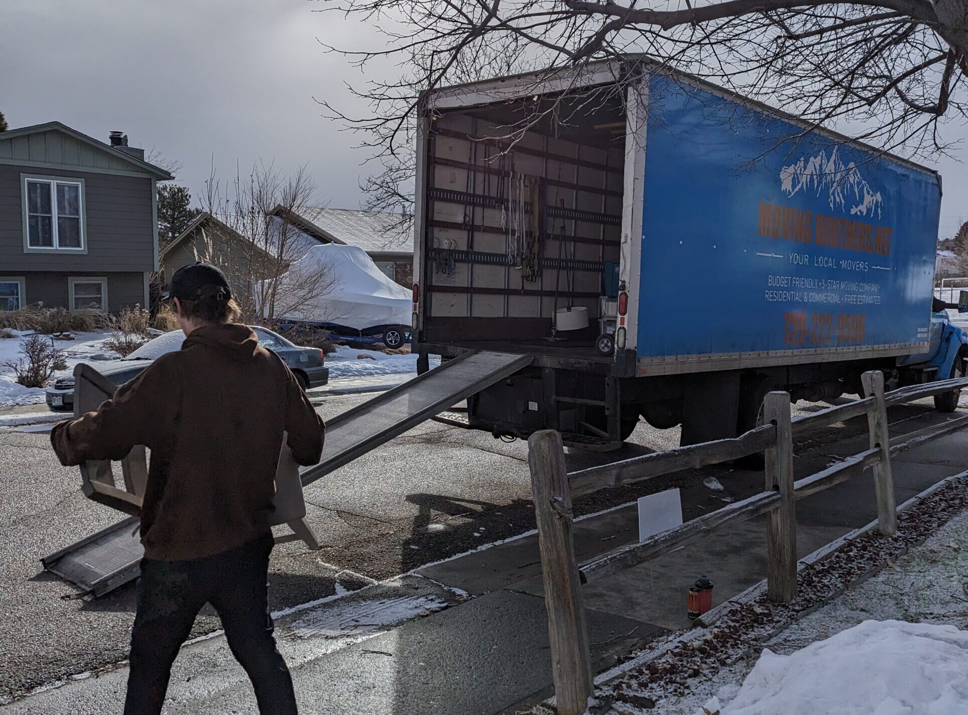 Movers from Moving Brothers loading and unloading service