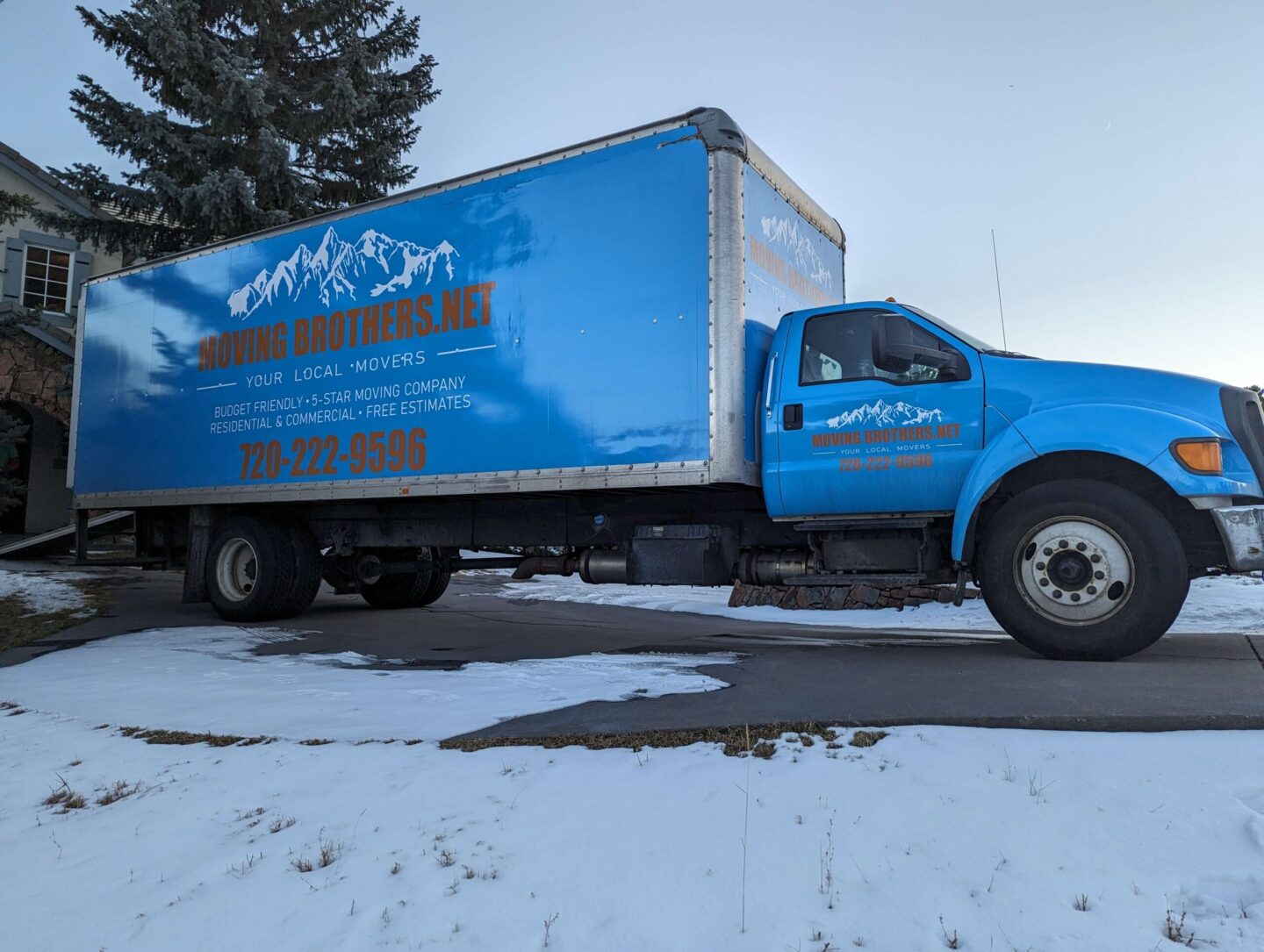Long distance movers' Truck in Denver